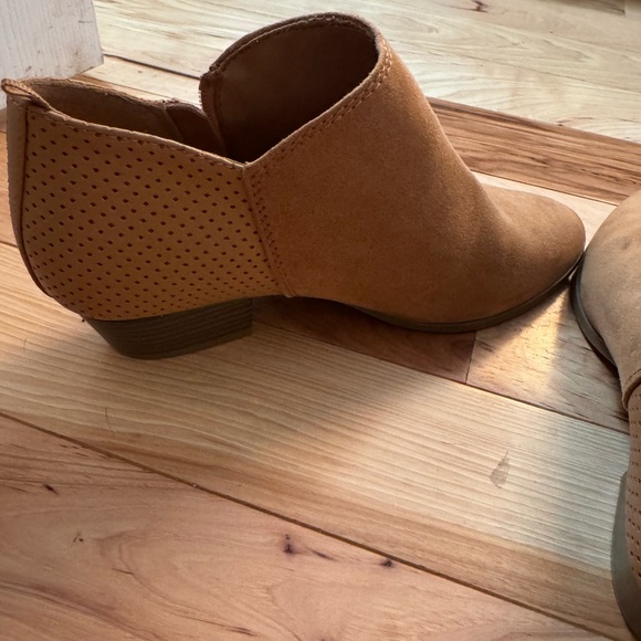 Womens Old Navy Brown Faux Suede & Leather Booties Boot. - Picture 3 of 5